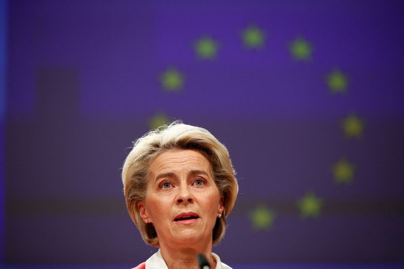 &copy; Reuters. رئيسة المفوضية الأوروبية أورسولا فون دير لاين خلال مؤتمر صحفي في بروكسل يوم الجمعة. تصوير: جوهانا جيرون - رويترز. 