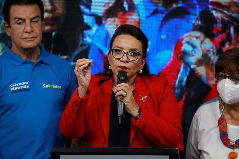 &copy; Reuters. Presidente eleita de Honduras, Xiomara Castro, discursa após eleição em Tegucigalpa
28/11/2021 REUTERS/Jose Cabezas