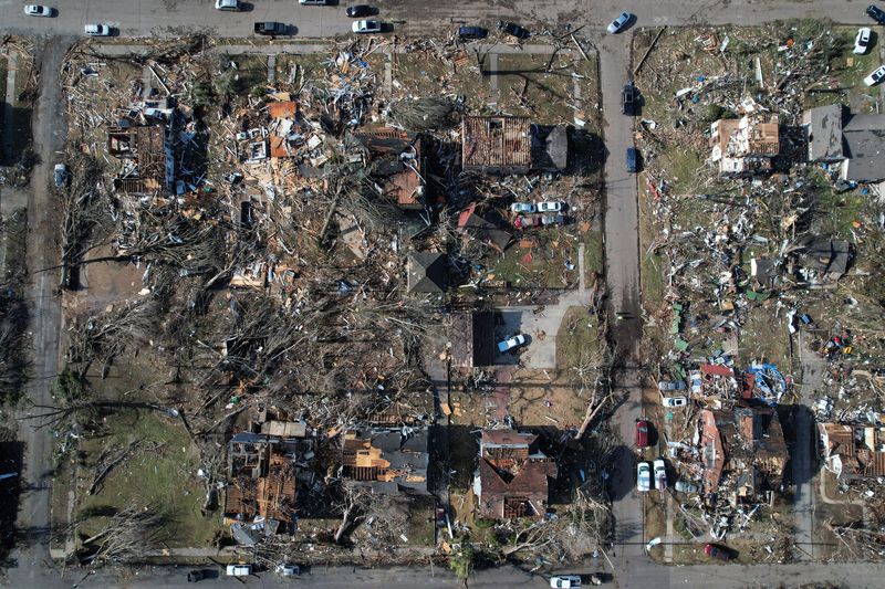 © Reuters. Damage after devastating outbreak of tornadoes ripped through several U.S. states, in Mayfield, Kentucky, U.S. December 11, 2021. Picture taken with a drone. REUTERS/Cheney Orr