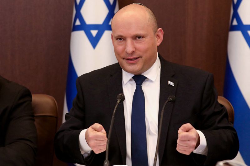 &copy; Reuters. FILE PHOTO: Israeli Prime Minister Naftali Bennett holds a cabinet meeting at the Prime Minister's office in Jerusalem, Israel, December 5, 2021. Gil Cohen-Magen/Pool via REUTERS