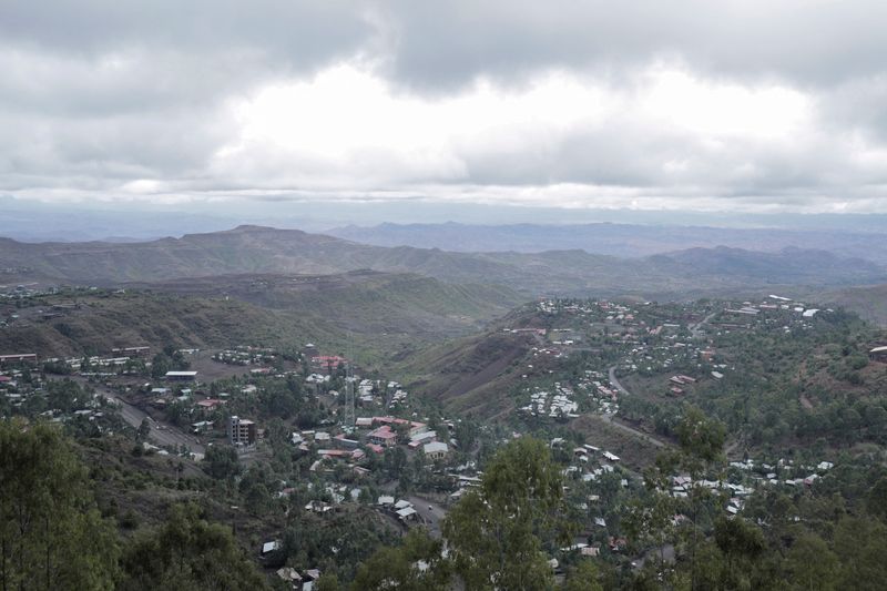 © Reuters. منظر عام لبلدة لاليبيلا في إثيوبيا في 19 مايو أيار 2021. تصوير تيكسا نجيري- رويترز.