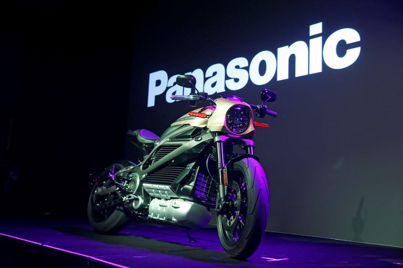 &copy; Reuters. FILE PHOTO: The Harley Davidson LiveWire electric motorcycle, developed in collaboration with Panasonic Automotive, is displayed during a Panasonic news conference at the 2019 Consumer Electronics Show (CES) in Las Vegas, Nevada, U.S. January 7, 2019. REU