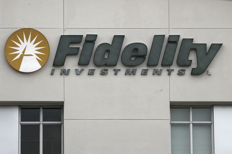 &copy; Reuters. FILE PHOTO: A Fidelity Investments store logo is pictured on a building in Boca Raton, Florida March 19, 2016. REUTERS/Carlo Allegri