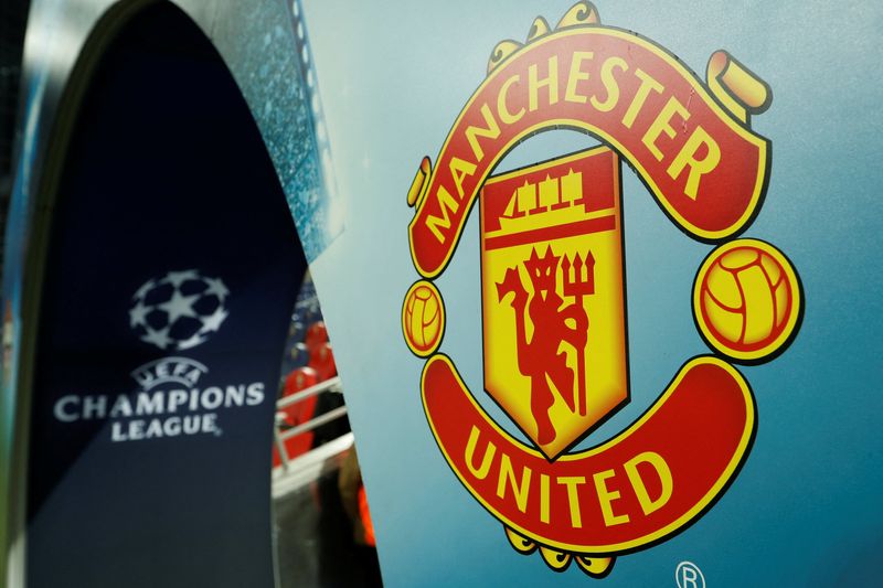 &copy; Reuters. Logo do Manchester United antes de partida pela Liga dos Campeões
27/09/2017 Action Images via Reuters/John Sibley