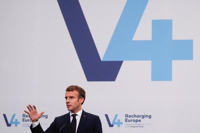 &copy; Reuters. Le président français Emmanuel Macron a déclaré lundi que la France considérait que l'intégrité territoriale de la Pologne était un sujet de sécurité majeure, indiquant que les "temps (avaient) changé" depuis la Seconde Guerre mondiale, quand l