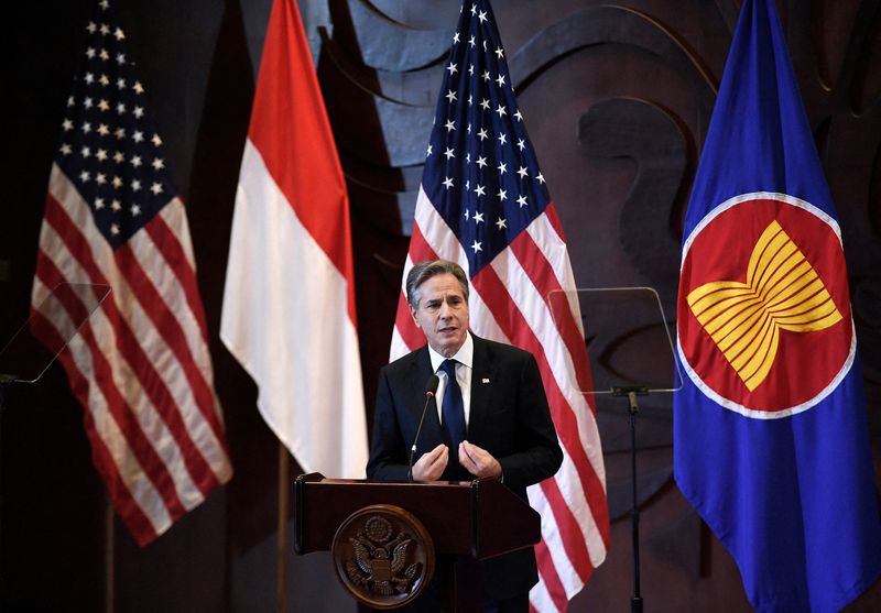 &copy; Reuters. U.S. Secretary of State Antony Blinken delivers remarks on the Biden administration's Indo-Pacific strategy at the Universitas Indonesia, in Jakarta, Indonesia, December 14, 2021. Olivier Douliery/Pool via REUTERS