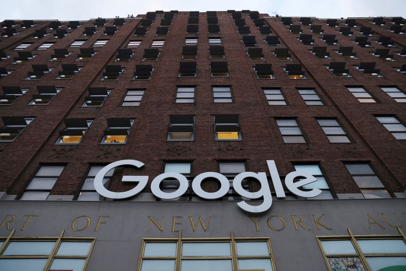 &copy; Reuters. FILE PHOTO: The logo for Google is seen at their office in Manhattan, New York City, New York, U.S., November 17, 2021. REUTERS/Andrew Kelly