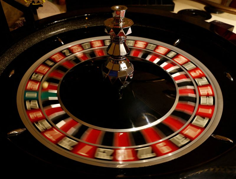 &copy; Reuters. FILE PHOTO: The spinning wheel on a Roulette table is seen at the Dragonara Casino in St Julian's, Malta April 11, 2018. REUTERS/Darrin Zammit Lupi/File Photo