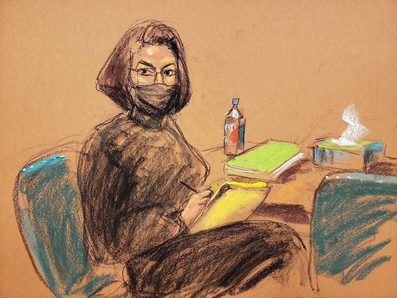&copy; Reuters. FILE PHOTO: Ghislaine Maxwell turns to sketch court sketch artist Jane Rosenberg during the trial of Maxwell, the Jeffrey Epstein associate accused of sex trafficking, in a courtroom sketch in New York City, U.S., December 7, 2021. REUTERS/Jane Rosenberg 