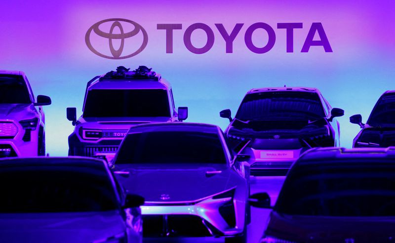 © Reuters. Carros da Toyota Motor Corporation são vistos em um briefing sobre as estratégias da empresa em EVs com bateria em Tóquio, Japão
14/12/2021
REUTERS/Kim Kyung-Hoon