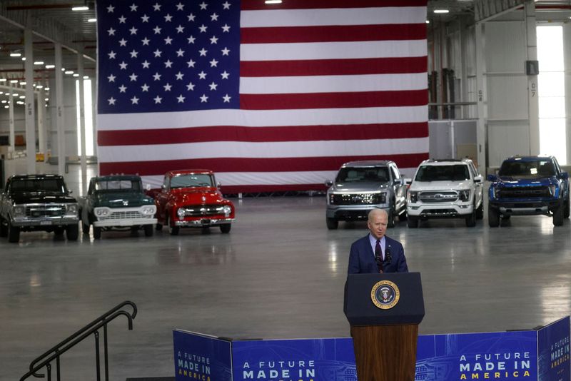 &copy; Reuters. FILE PHOTO: U.S. President Joe Biden delivers remarks after touring Ford Rouge Electric Vehicle Center in Dearborn, Michigan, U.S., May 18, 2021.  REUTERS/Leah Millis/File Photo