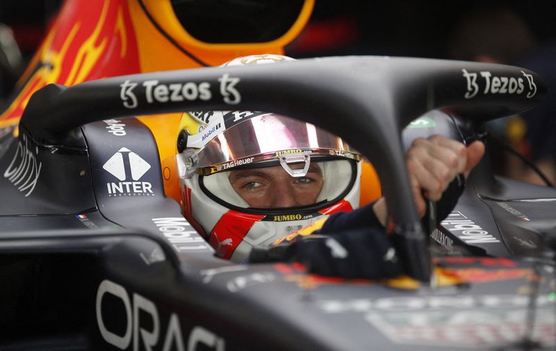 &copy; Reuters. Max Verstappen, da Red Bull, durante treino no circuito Yas Marina, em Abu Dhabi
14/12/2021
REUTERS/Hamad I Mohammed