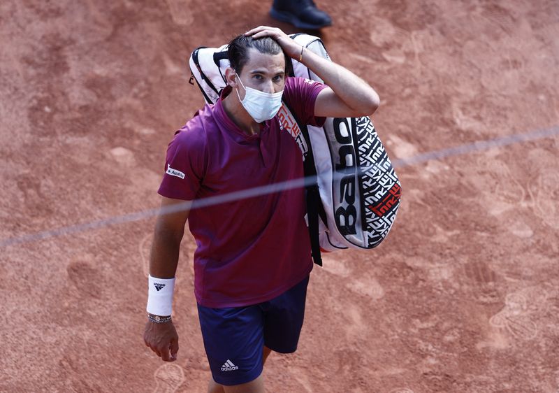 &copy; Reuters. 　男子テニスの世界ランキング１５位、ドミニク・ティエムは１４日、負傷している手首の回復具合により復帰が遅れることを明らかにした。パリで５月撮影（２０２１年　ロイター）