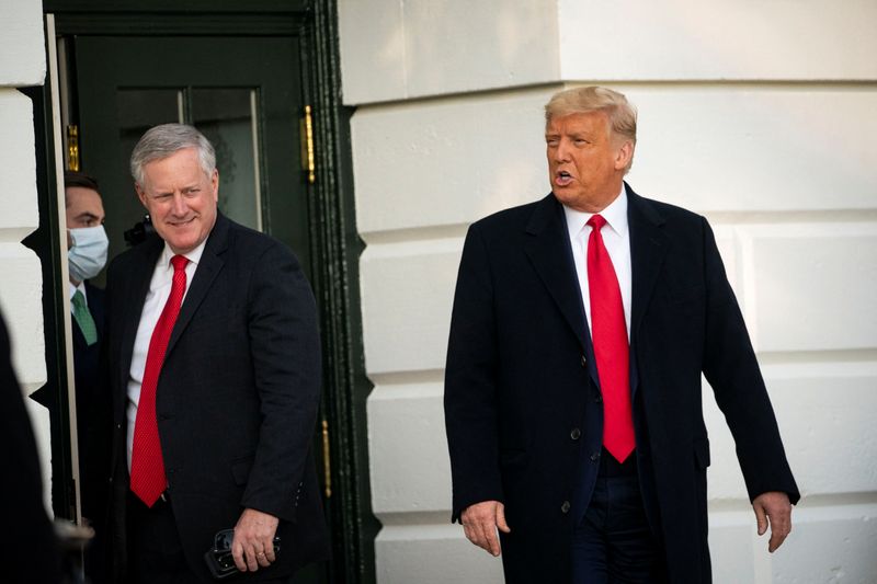 &copy; Reuters. FILE PHOTO: U.S. President Donald Trump departs with White House Chief of Staff Mark Meadows from the White House to travel to North Carolina for an election rally, in Washington, U.S., October 21, 2020. REUTERS/Al Drago/File Photo