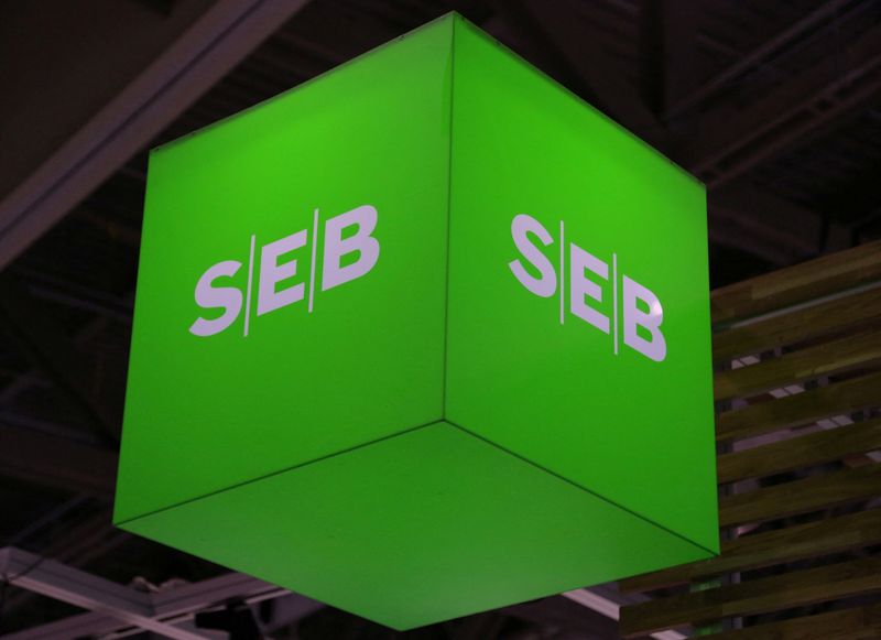 &copy; Reuters. FILE PHOTO: The logo for Nordic bank SEB Group is seen at the SIBOS banking and financial conference in Toronto, Ontario, Canada October 19, 2017. REUTERS/Chris Helgren/File Photo