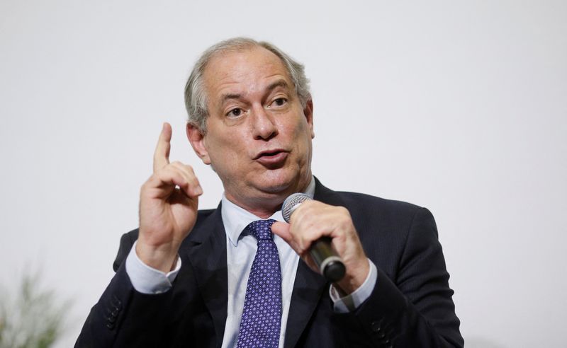 © Reuters. Pré-candidato à Presidência Ciro Gomes durante debate antes das eleições de 2018
06/06/2018
REUTERS/Adriano Machado
