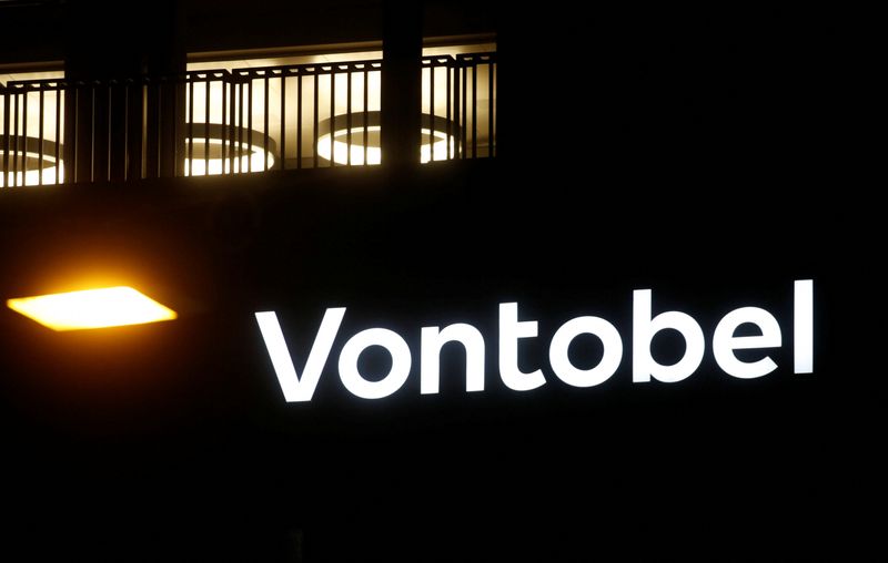© Reuters. FILE PHOTO: The logo of Swiss private bank Vontobel is seen at an office building in Zurich, Switzerland December 9, 2019.     REUTERS/Arnd Wiegmann
