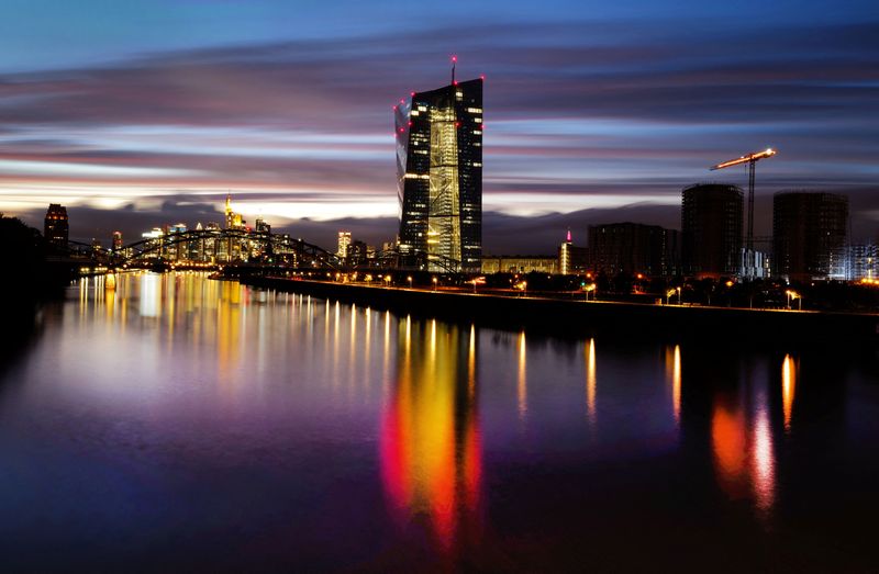 &copy; Reuters. FILE PHOTO: The skyline with the banking district and the headquarters of the European Central Bank (ECB) are photographed in Frankfurt, Germany, October 4, 2021. REUTERS/Kai Pfaffenbach