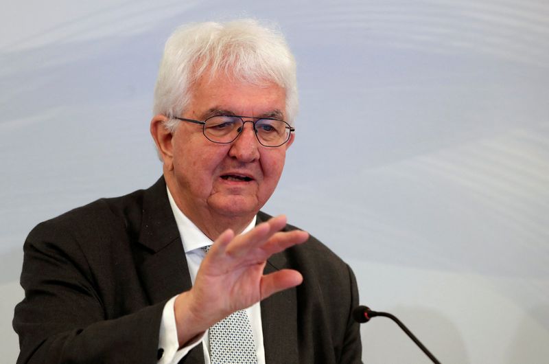 &copy; Reuters. FILE PHOTO; European Central Bank policymaker and Austrian National Bank (OeNB) Governor Robert Holzmann attends a news conference in Vienna, Austria December 2, 2019.  REUTERS/Leonhard Foeger