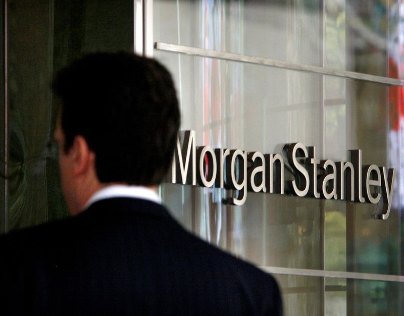 &copy; Reuters. FILE PHOTO: A man walks into the Morgan Stanley building in New York, April 29, 2009. REUTERS/Brendan McDermid