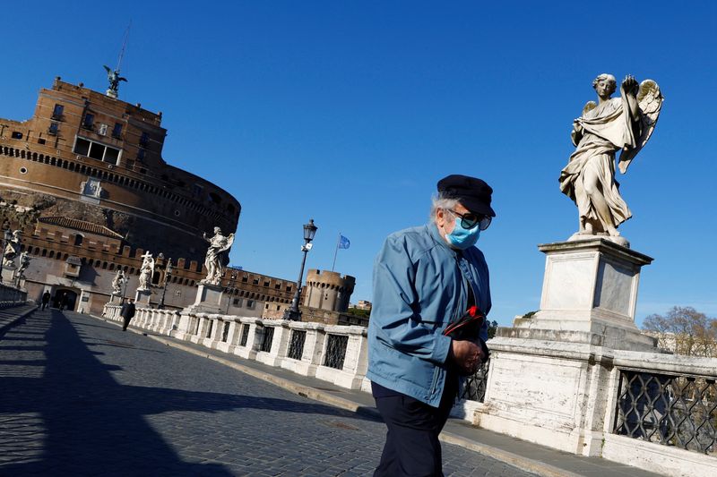 هيئة صحية: أوميكرون ينتشر بوتيرة سريعة في إيطاليا