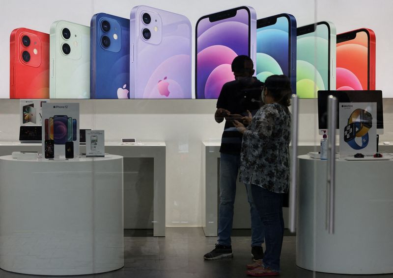 Exclusive-Apple seeks dismissal of India apps market antitrust case, cites tiny market share