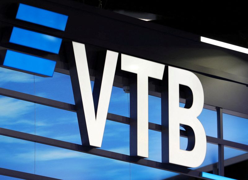 &copy; Reuters. FILE PHOTO: The logo of VTB bank is seen at the St. Petersburg International Economic Forum (SPIEF) in Saint Petersburg, Russia, June 3, 2021. REUTERS/Evgenia Novozhenina