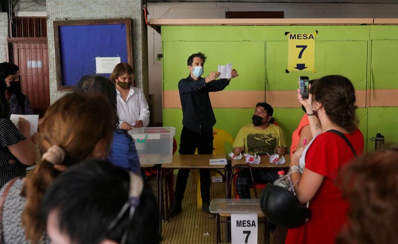 Chile leftist Boric widens leads in polarized presidential election