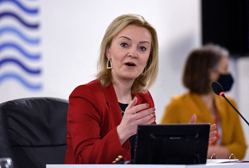 © Reuters. FILE PHOTO: British Foreign Secretary Liz Truss speaks during a G7 foreign and development ministers session with guest countries and ASEAN nations on the final day of the summit in Liverpool, Britain December 12, 2021. Olivier Douliery/Pool via REUTERS