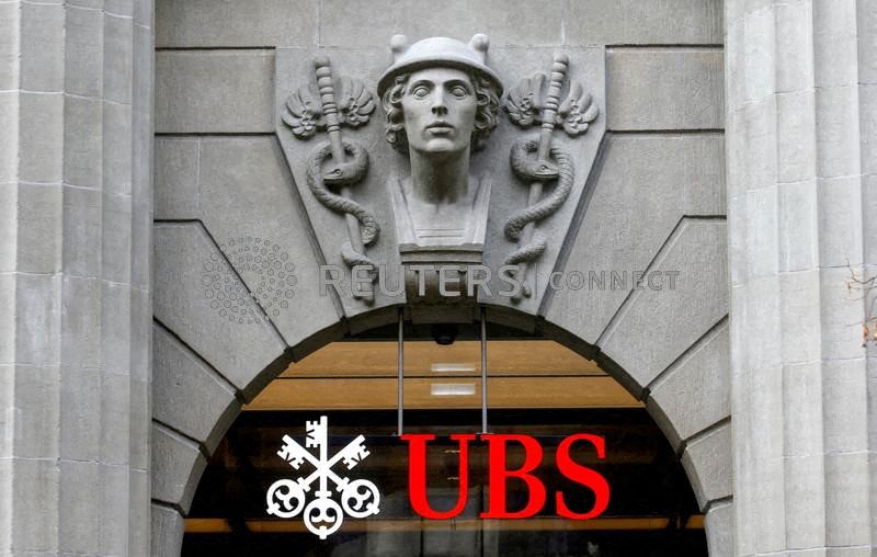 &copy; Reuters. FILE PHOTO: The logo of Swiss bank UBS is seen at its headquarters in Zurich, Switzerland February 17, 2021. REUTERS/Arnd Wiegmann/File Photo/File Photo/File Photo