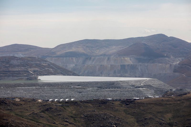 &copy; Reuters. FILE PHOTO: General view of a mine operated by MMG Las Bambas, in a region where locals claim mining activity has negatively affected crop yields and killed livestock, outside of Cusco, Peru October 14, 2021. Picture taken October 14, 2021. REUTERS/Angela