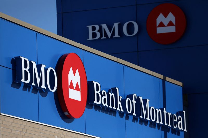 &copy; Reuters. FOTO DE ARCHIVO: El logotipo de Bank of Montreal en el exterior de una sucursal del banco en Ottawa, provincia de Ontario, Canadá, el 14 de febrero de 2019. REUTERS/Chris Wattie