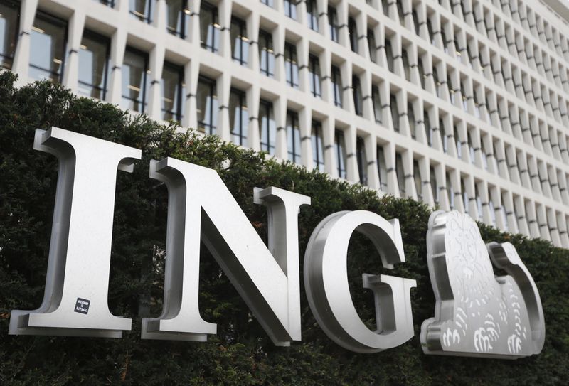 &copy; Reuters. FILE PHOTO: The logo of ING bank is seen at the entrance of the group's main office in Brussels November 6, 2013.  REUTERS/Francois Lenoir 