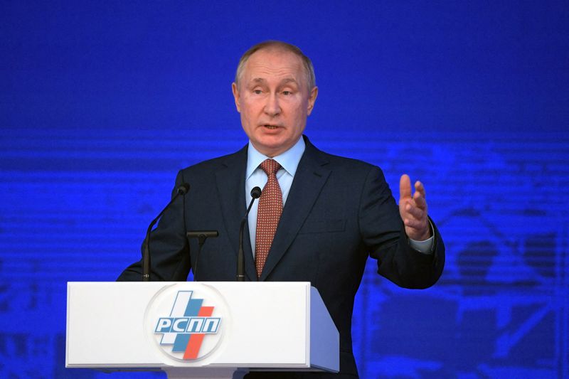 &copy; Reuters. El presidente ruso, Vladímir Putin, asiste a una convención de la Unión Rusa de Industriales y Empresarios (RSPP) en Moscú, Rusia, 17 de diciembre de 2021. REUTERS/Sputnik/Sergey Guneev