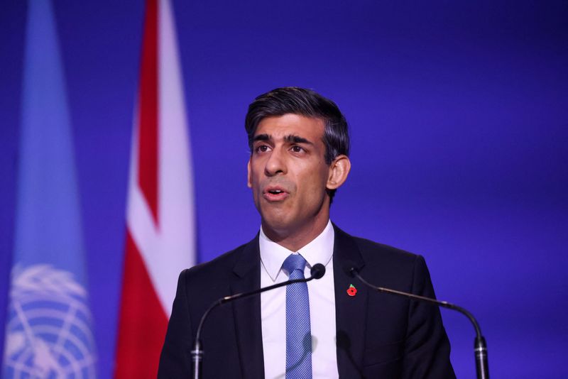 &copy; Reuters. FILE PHOTO: Britain's Chancellor of the Exchequer Rishi Sunak speaks during the UN Climate Change Conference (COP26) in Glasgow, Scotland, Britain, November 3, 2021. REUTERS/Yves Herman