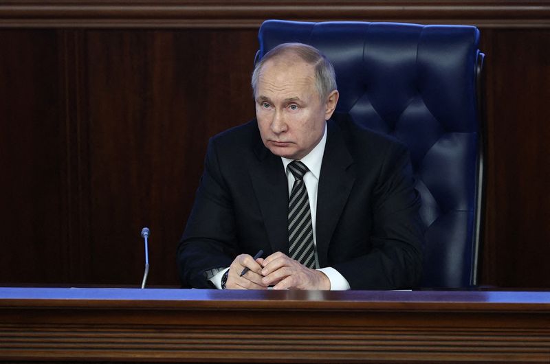 &copy; Reuters. El presidente de Rusia, Vladimir Putin, asiste a una reunión extendida del Ministerio de Defensa en Moscú, Rusia. 21 de diciembre, 2021. Sputnik/Mikhail Tereshchenko/Pool via REUTERS