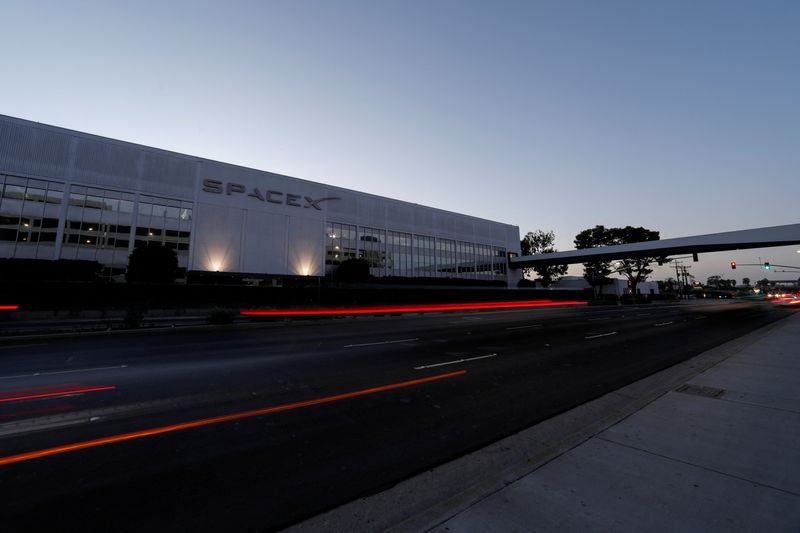 &copy; Reuters. SpaceX headquarters is shown in Hawthorne, California, U.S. September 19, 2018.        REUTERS/Mike Blake