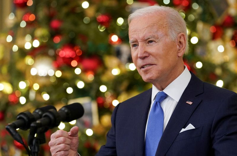 Christmas supply-chain crisis has been averted, Biden and FedEx CEO declare