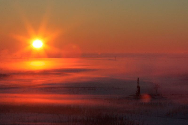 &copy; Reuters. FILE PHOTO: An aerial view shows Rosneft's Vankor oil field in eastern Siberia, some 2,800 km (1,740 miles) east of Moscow, November 24, 2006. REUTERS/Sergei Karpukhin (RUSSIA)/File Photo