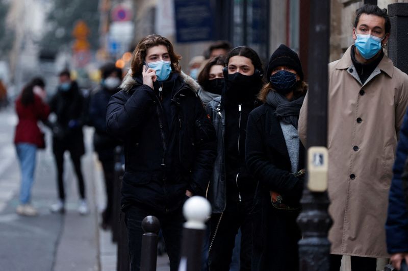 &copy; Reuters. Environ 88.000 nouvelles contaminations par le coronavirus responsable du COVID-19 ont été enregistrées en un jour en France, a annoncé jeudi le ministre de la Santé, Olivier Véran, qui parle des pires chiffres enregistrés depuis le début de la pa