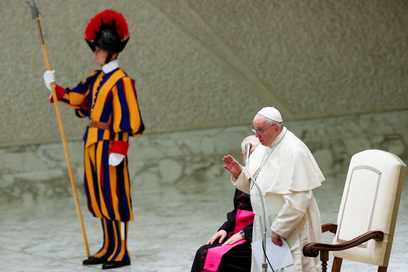 © Reuters. Papa Francisco faz pronunciamento natalino a funcionários do Vaticano
23/12/2021 REUTERS/Remo Casilli