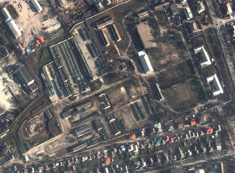 &copy; Reuters. صورة بالأقمار الصناعية توضح قوة عسكرية قوام لواء روسية في بخشة سراي بجزيرة القرم يوم 13 ديسمبر كانون الأول 2021. 
(صورة لرويترز من شركة ماكسار ت