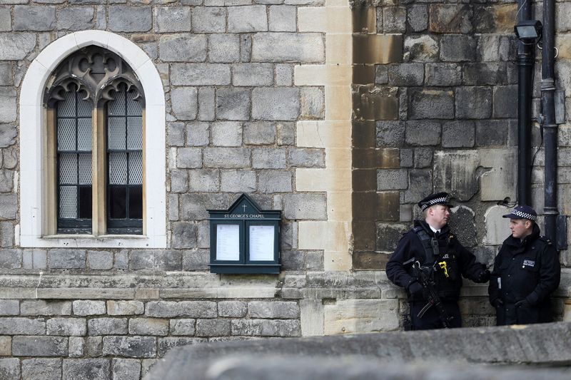 Intruder arrested for breaching Windsor Castle grounds