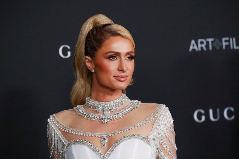 &copy; Reuters. FILE PHOTO: Paris Hilton poses at the LACMA Art+Film Gala in Los Angeles, California, U.S. November 6, 2021. REUTERS/Mario Anzuoni