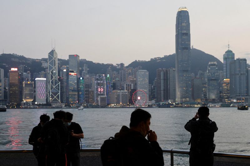 香港警察、民主派ネットメディア捜索し6人逮捕　扇動的出版の容疑