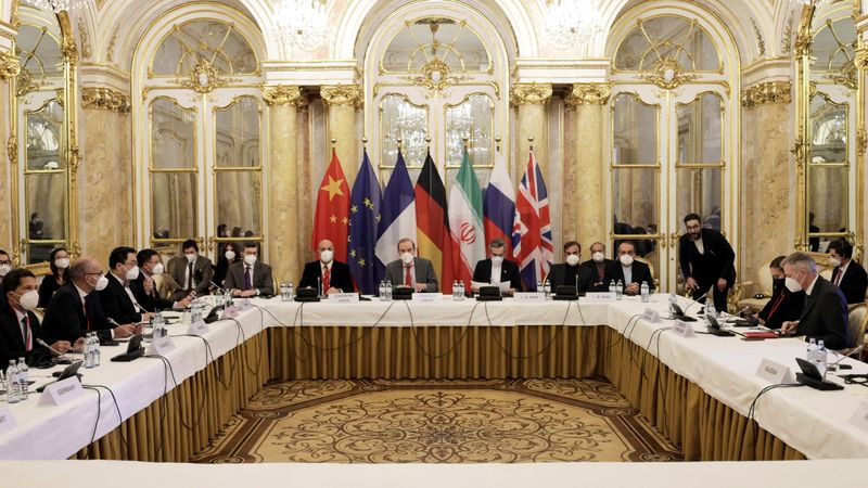 &copy; Reuters. FILE PHOTO: Deputy Secretary General of the European External Action Service (EEAS) Enrique Mora and Iran's chief nuclear negotiator Ali Bagheri Kani and delegations wait for the start of a meeting of the JCPOA Joint Commission in Vienna, Austria December