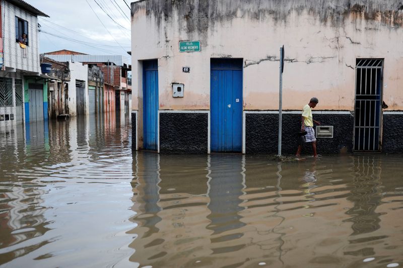 &copy; Reuters. Cheia em Itajuípe, Bahia 
 27/12/2021 REUTERS/Amanda Perobelli