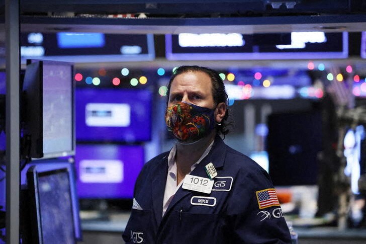 &copy; Reuters. Un operador trabaja en la Bolsa de Nueva York, EEUU.