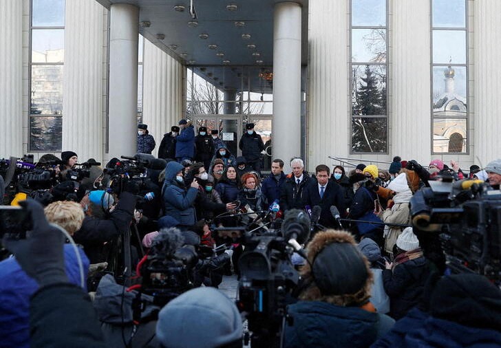 &copy; Reuters. 　１２月２９日、モスクワの裁判所は、人権団体「メモリアル人権センター」に解散を命じた。ロシアで最も古い歴史を持つ姉妹団体の「メモリアル」は２８日に最高裁から解散命令を受け