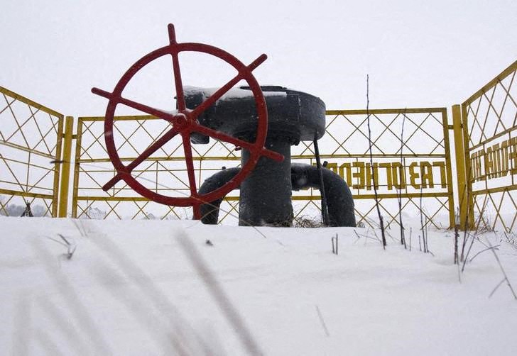 Газпром не забронировал мощности Ямал-Eвропа на 30 дек, газопровод работает в реверс